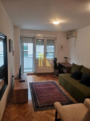 Namešten jednoiposoban stan na Grbavici