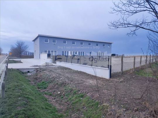 Visenamenski poslovni objekat 436m2 Novi Sad-Vrbas