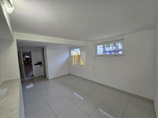 Poslovni stambeni objekat na Klisi