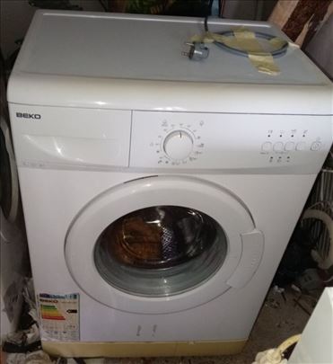 Prodajem Veš mašinu