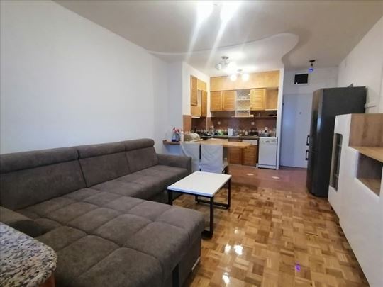 Renoviran namešten dvosoban stan 47m2 - Sajam