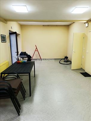 Renoviran, sa parking mestom