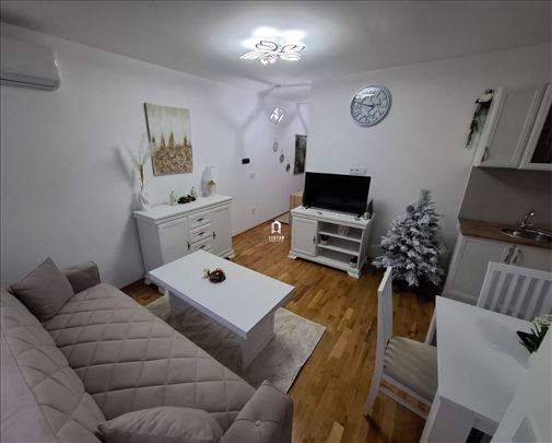 SMART stan! Lux, uknjižen 1/1,skroz nov,namešten