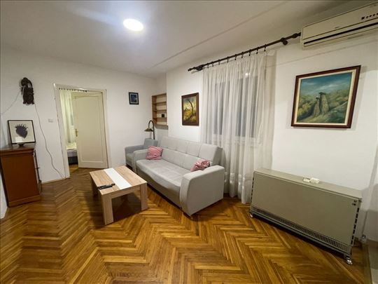 Stan nanuglu Južnog bulevara i Maksima Gorkog