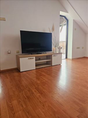 Troiposoban stan-Veternik,namešten