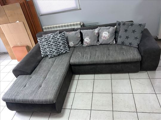 Ugaona Garnitura Na Razvlacenje U Lezaj