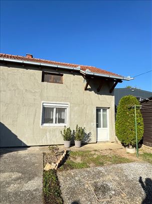 Uknjižena kuća u Staroj Pazovi!