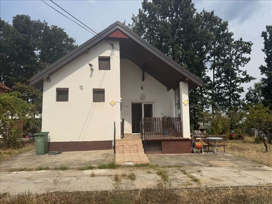 Vrčin (Lipar) 86 m2 + 70 m2 + 15m2 na 15 ari placa