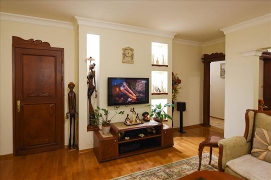 Čačak, 3.0 95 kv ukljižen centar, Gradsko šetališ