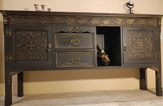 Duborez stilska komoda