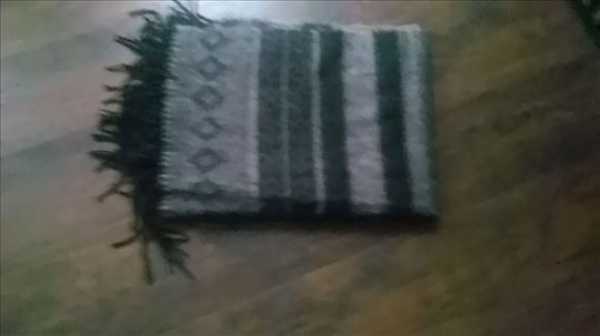 Dugački mekani šal samo 80 dinara sa resama