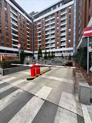 Garaža za izdavanje u Petici