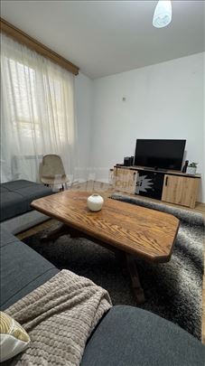 Izdajem stan u kući na duži rok - BG Zvedara mml