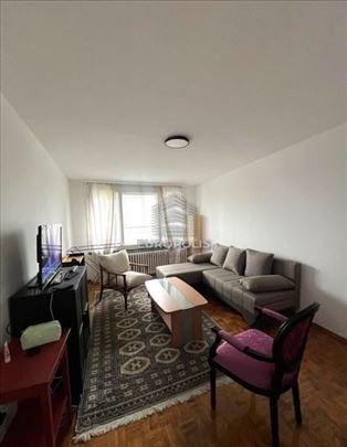 Komforan stan na odličnoj lokaciji - Savski Venac 