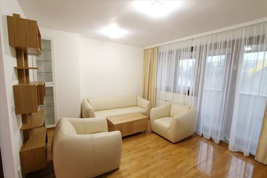 Lep, moderan stan, kod hale Pionir, ID 6010