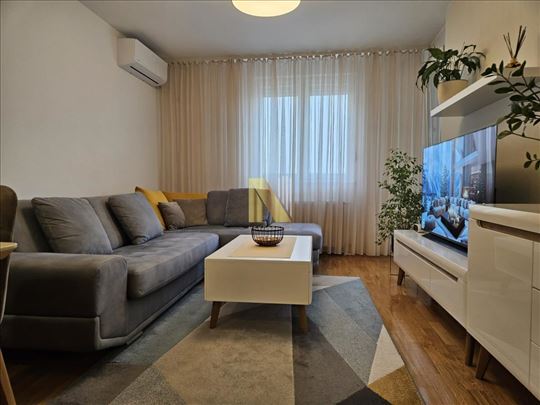 Namešten, nov, jednoiposoban stan