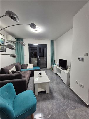 Nov 2.0 namešten, garažno mesto