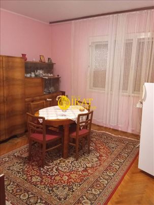 Titel 81m2, kuća sa pomoćnim objektima, top ponuda