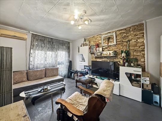 Broker - Na Tesli stan, prava stvar!