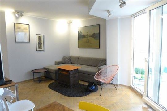 Cara Uroša, 47m2, dve sobe, namešten, terasa