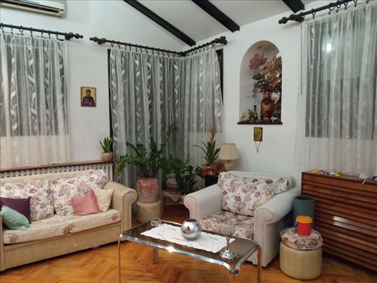 Četvorosoban stan na Kanarevom brdu