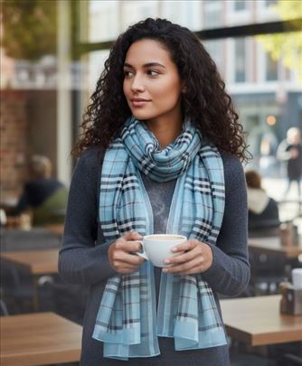 Elegantna Marama u "Burberry" Stilu 