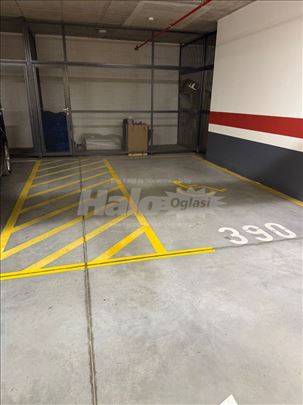 Garazno mesto u naselju Petica