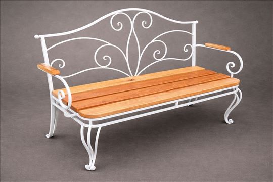 Klupa od kovanog gvožđa 