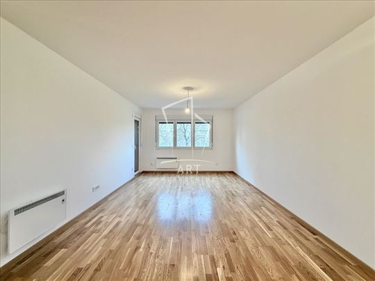 Lep stan u novogradnji ID#13339