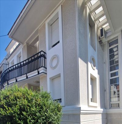 Luksuzna kuća na Dedinju,2 garažna mesta