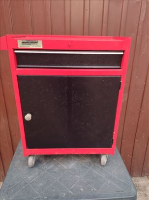 Metalna kolica za alat