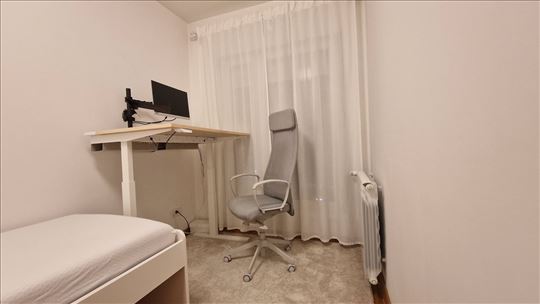 Mittzon Ikea elektricni radni sto