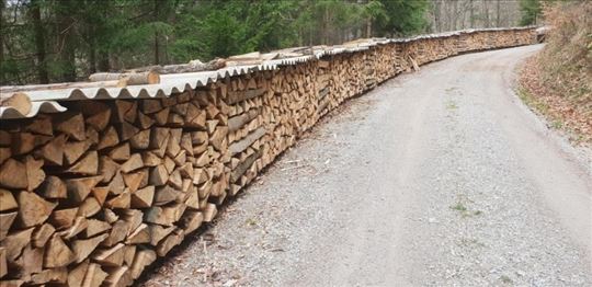 Na prodaju bukova drva