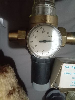 Na prodaju dosta opreme za vodovod i parno grejanj