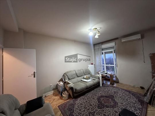 Odličan, dvostran, odlična lokacija