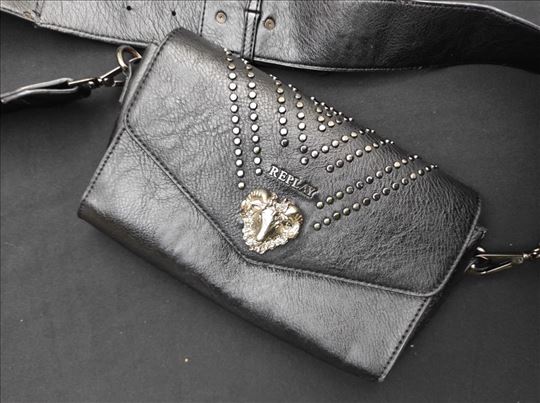Replay crna crossbody torba sa metalnim ovnom     