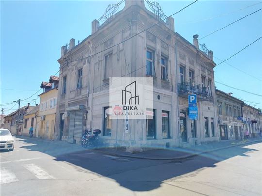 Salonac u Bežanijskoj, retko u ponudi