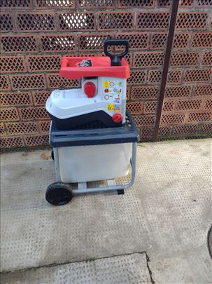 Sečka za grane sa zupčanikom 2800 W