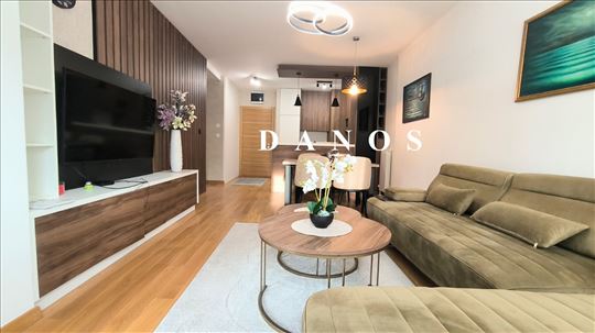 Top, Welport Nov,97 m2,3.0,Svetao,Garaza, Namešten