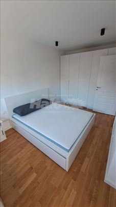 Vracar - nova zgrada, 2.0 + 1 garazno mesto