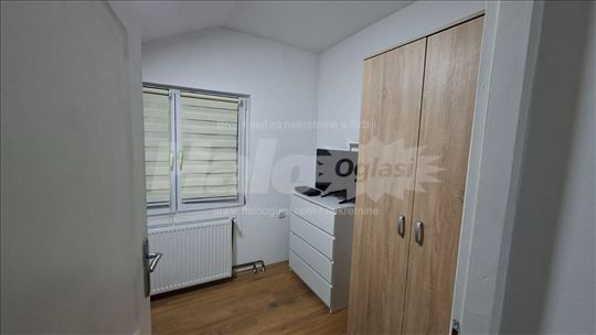 Izdajem namešteni stan na Altini