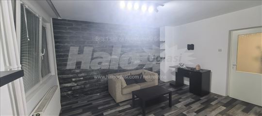 Jednosoban stan u Zmajevačkoj ulici, Julino brdo