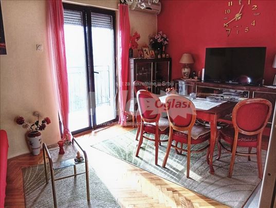 Komforan 1.5 uknjižen stan