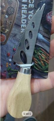 Mali elegantni noz za secenje sira