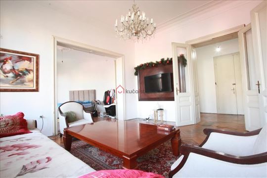 Odlična prilika. Salonac sa starogradskim šarmom