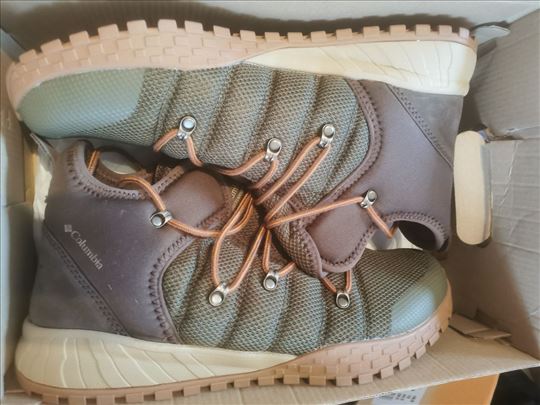 Prodajem nove Columbia patike original 