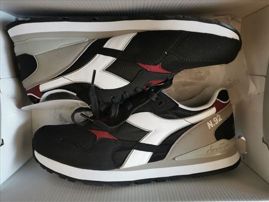 Prodajem nove Diadora patike original 