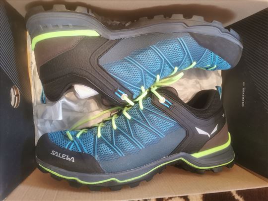 Prodajem nove Salewa patike original 