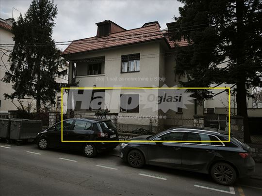 Trosoban stan u kući na Lionu od 80 kvm