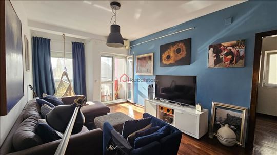 Šumice. Odlična prilika sa dva parking mesta.